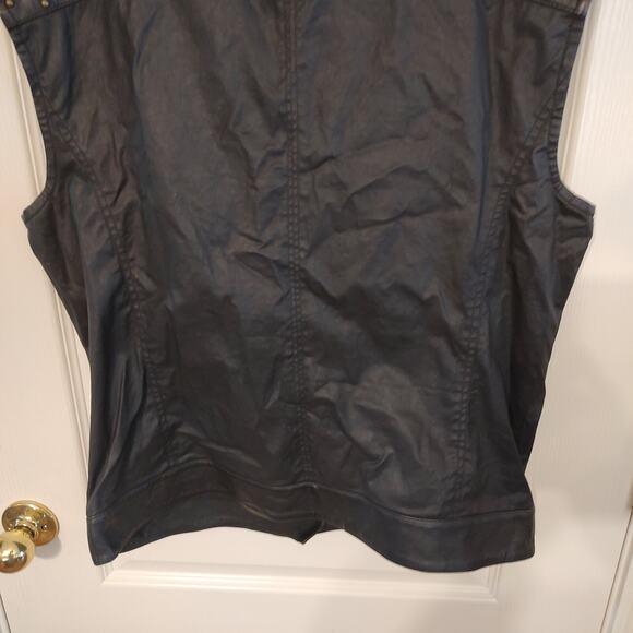 Trouve Black Faux Leather Accent Studded Zip Up Vest Women’s Size L - Picture 6 of 12